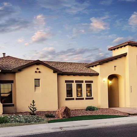 The Courtyard Villas Хобс Екстериор снимка