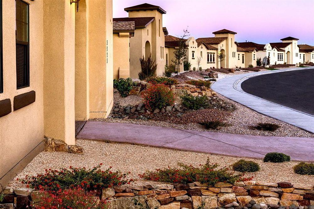 The Courtyard Villas Хобс Екстериор снимка