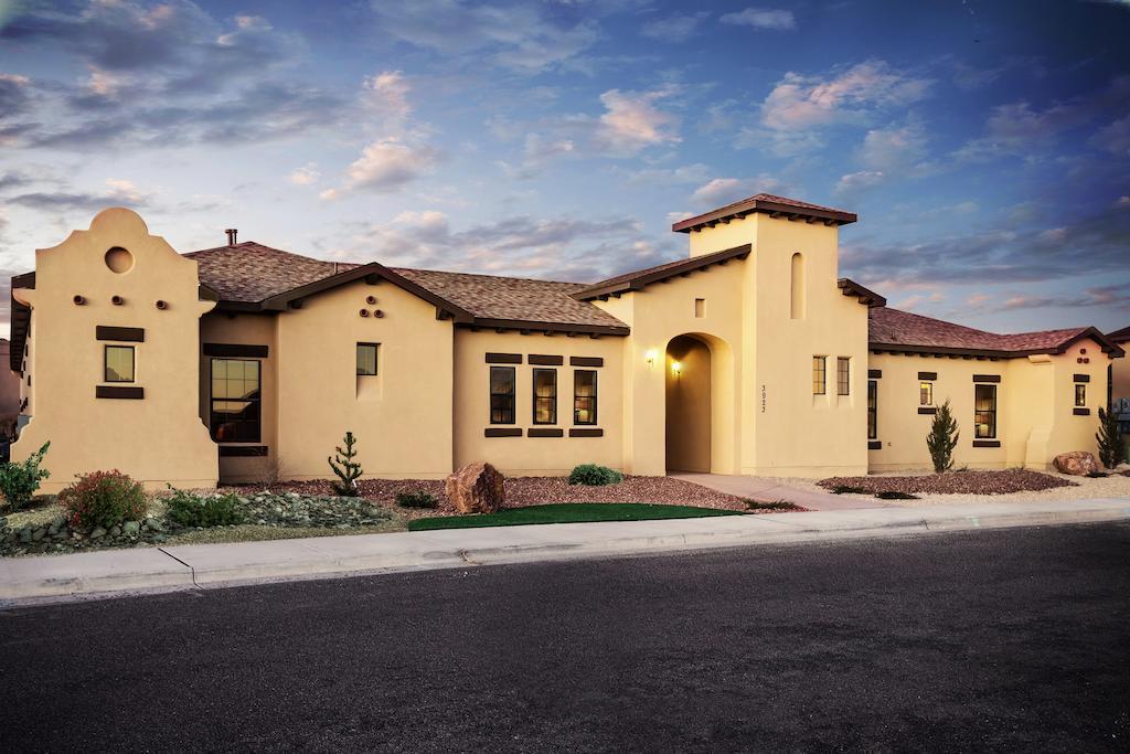 The Courtyard Villas Хобс Екстериор снимка